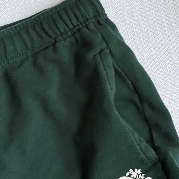 Roots Shorts Dark Green Beaver Logo Fleece Size M Drawstring Waist Cotton Blend - Picture 3 of 7